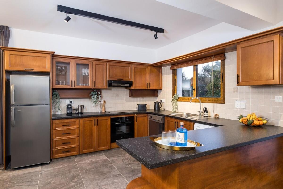 Cocoon Luxury Villa In Coral Bay-3 Min To Beach Peyia Esterno foto
